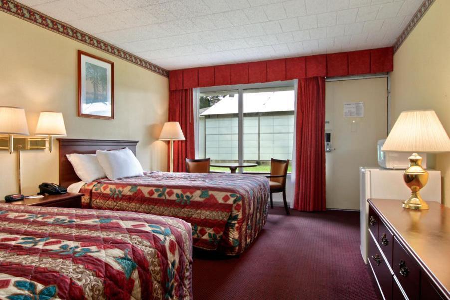 Days Inn East Stroudsburg Room photo