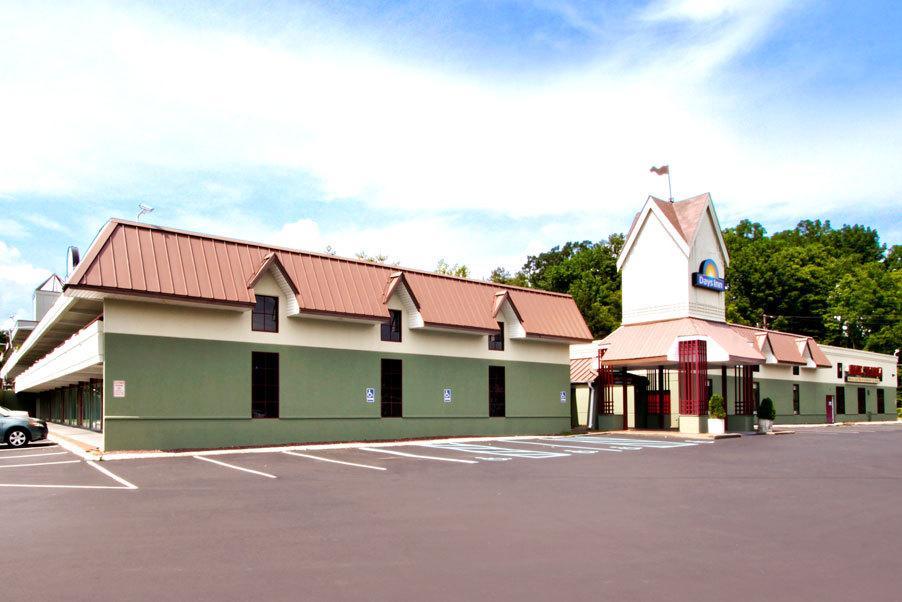 Days Inn East Stroudsburg Exterior photo
