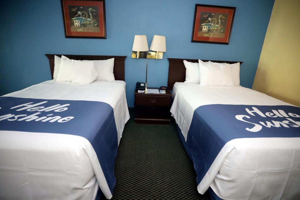 Days Inn East Stroudsburg Exterior photo